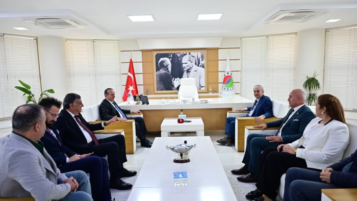 KKTC Başbakan Yardımcısı Ataoğlu, Kepez Belediyesi'nde